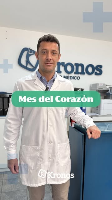 Médico de Kronos en la recepción del centro